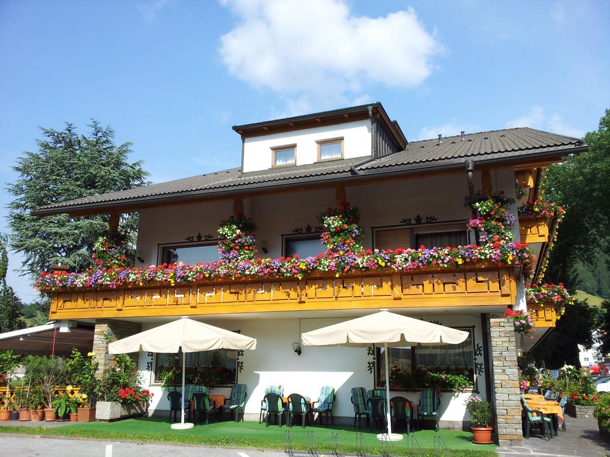 Hotel Hubertushof Випитено Екстериор снимка