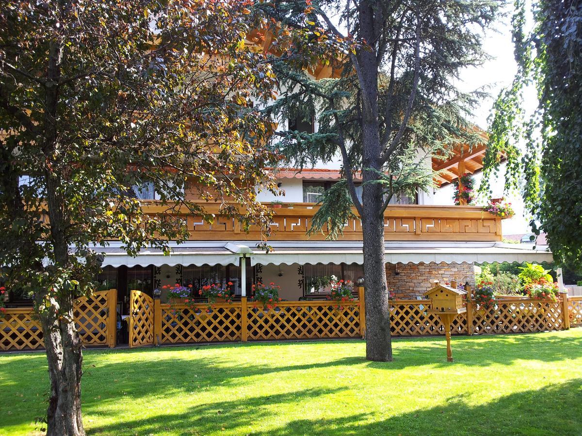 Hotel Hubertushof Випитено Екстериор снимка